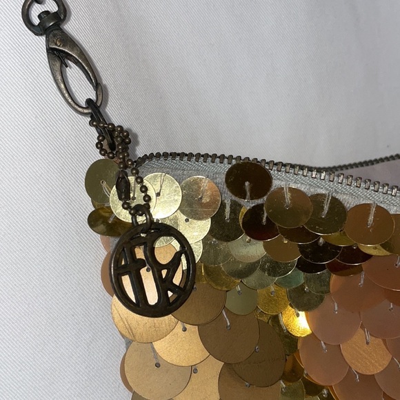 French Connection gold sequin purse with chain strap - Picture 4 of 6